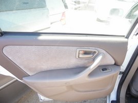 1997 TOYOTA CAMRY LE WHITE 2.2L AT Z17908